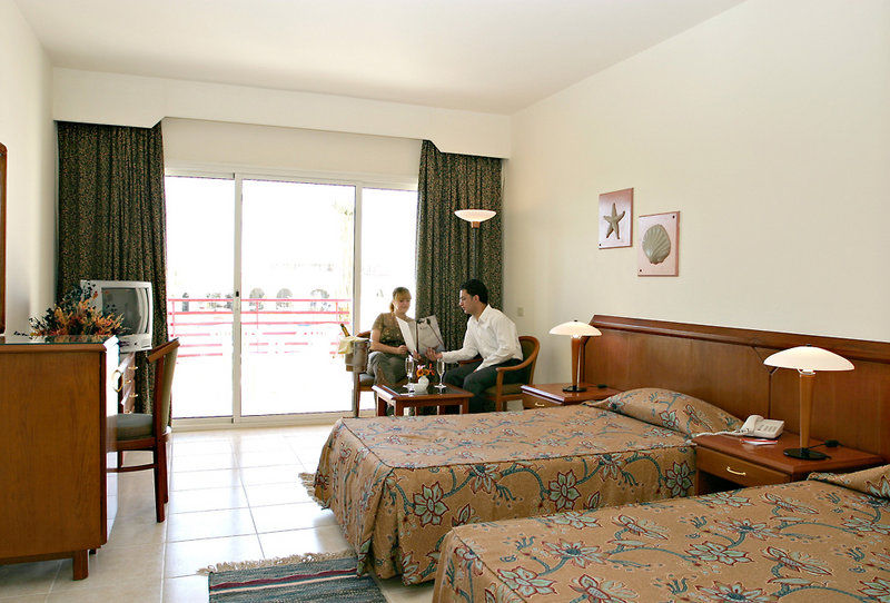 Xperience Kiroseiz Parkland Hotel Sharm el-Sheikh Ngoại thất bức ảnh A room at the hotel